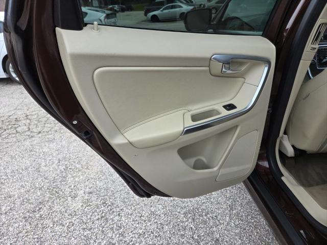 2015 Volvo XC60 T6 Premier Plus