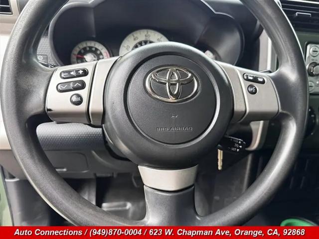 2013 Toyota FJ Cruiser Base