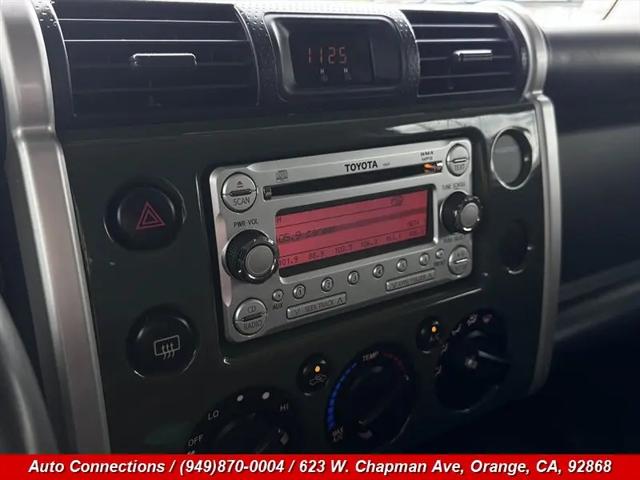 2013 Toyota FJ Cruiser Base