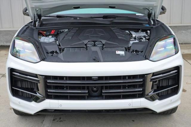 2024 Porsche Cayenne E-Hybrid Turbo