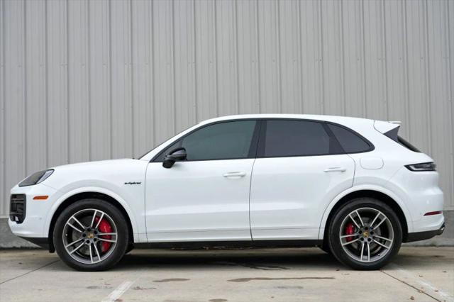 2024 Porsche Cayenne E-Hybrid Turbo