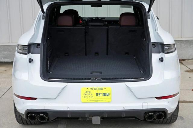 2024 Porsche Cayenne E-Hybrid Turbo