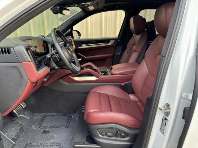 2024 Porsche Cayenne E-Hybrid Turbo