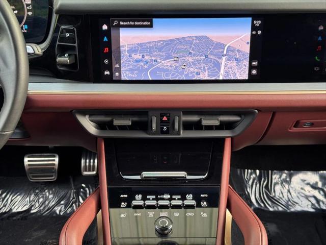 2024 Porsche Cayenne E-Hybrid Turbo