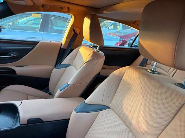 2023 Lexus ES 300h ES 300h
