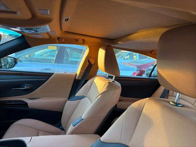 2023 Lexus ES 300h ES 300h