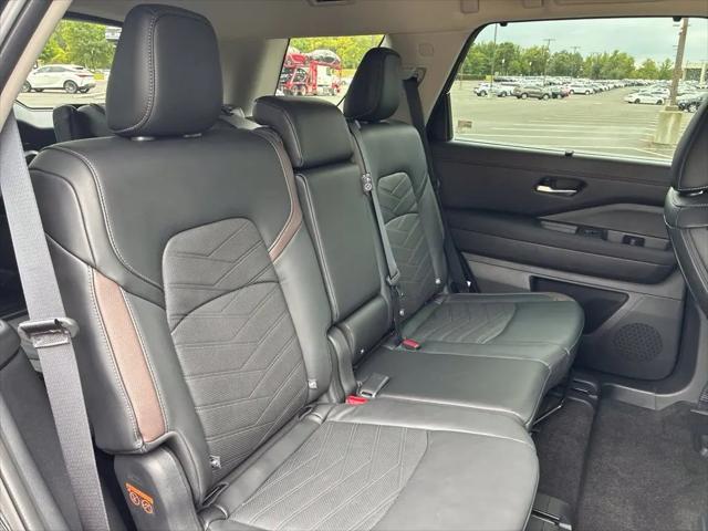 2025 Nissan Pathfinder Platinum 4WD