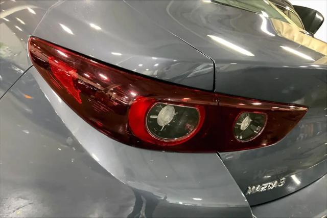 2022 Mazda Mazda3 Carbon Edition