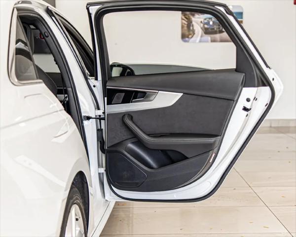 2022 Audi A4 Premium Plus 45 TFSI S line quattro S tronic