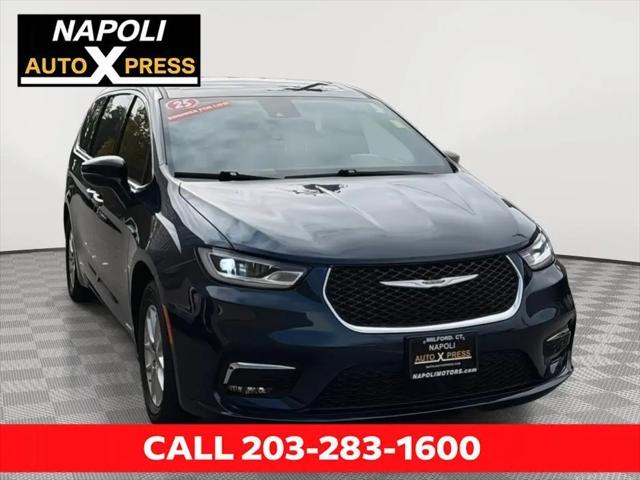 2025 Chrysler Pacifica Select for sale in Milford, CT
