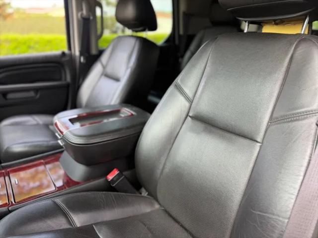 2012 Cadillac Escalade Luxury