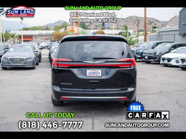2025 Chrysler Pacifica Select
