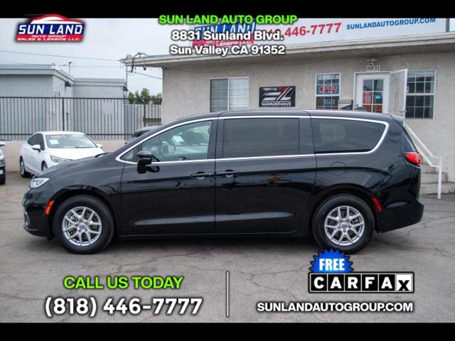2025 Chrysler Pacifica Select