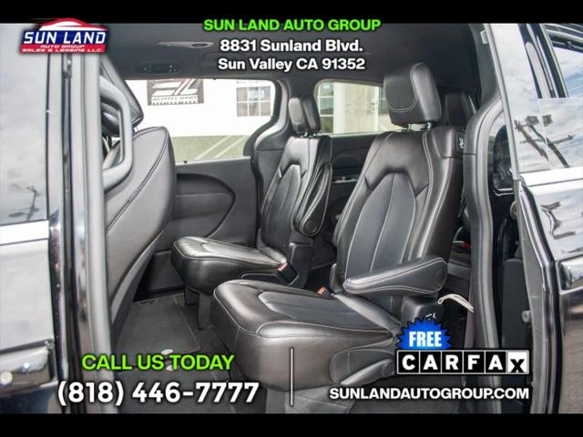2025 Chrysler Pacifica Select