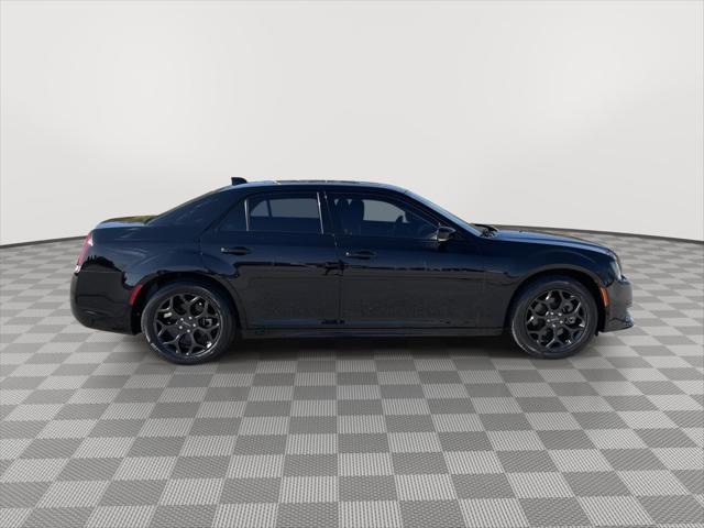 2022 Chrysler 300 Touring L AWD
