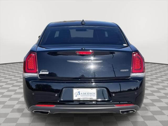 2022 Chrysler 300 Touring L AWD