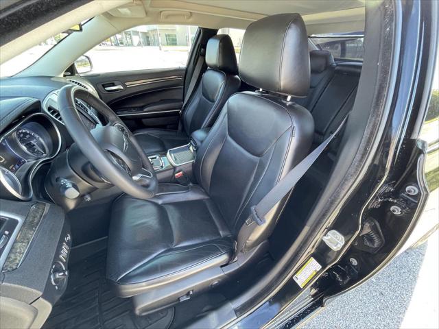 2022 Chrysler 300 Touring L AWD