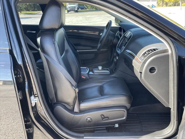 2022 Chrysler 300 Touring L AWD