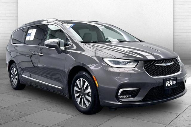 2021 Chrysler Pacifica Hybrid Limited for sale in Omaha, NE