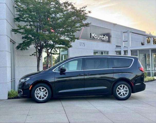 2023 Chrysler Pacifica Touring L for sale in Hickory, NC