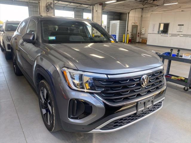 2025 Volkswagen Atlas Cross Sport 2.0T SE w/Technology for sale near Groveport, OH