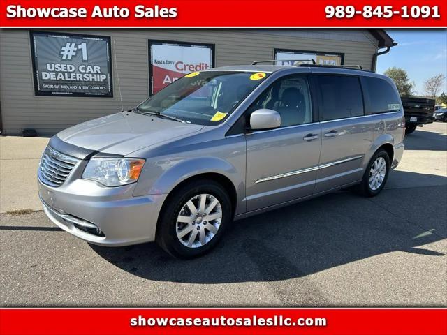 2016 Chrysler Town & Country Touring for sale in Chesaning, MI