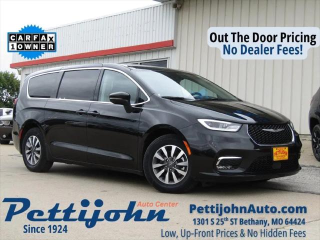 2023 Chrysler Pacifica Hybrid Touring L for sale in Bethany, MO