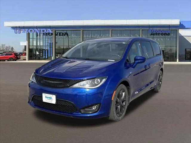 2020 Chrysler Pacifica Touring for sale in Altoona, IA