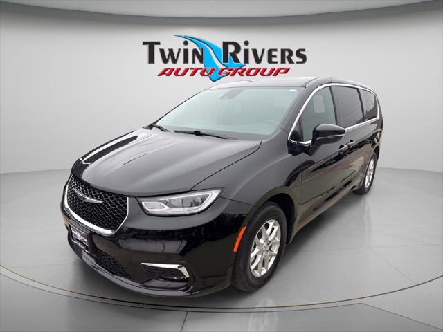 2026 Chrysler Pacifica Select for sale in Beatrice, NE