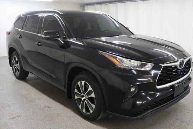 2020 Toyota Highlander XLE for sale in Downers Grove, IL