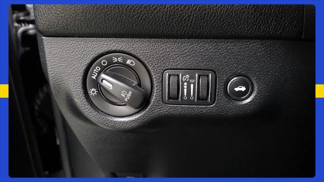 2015 Dodge Challenger SXT Plus