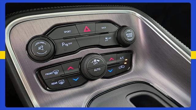 2016 Dodge Challenger R/T Shaker
