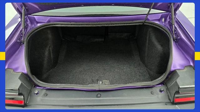 2016 Dodge Challenger R/T Shaker