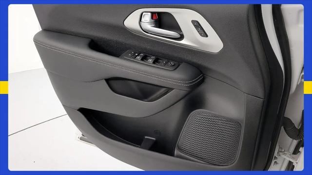 2023 Chrysler Pacifica Limited AWD