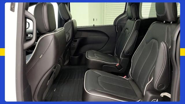 2023 Chrysler Pacifica Limited AWD