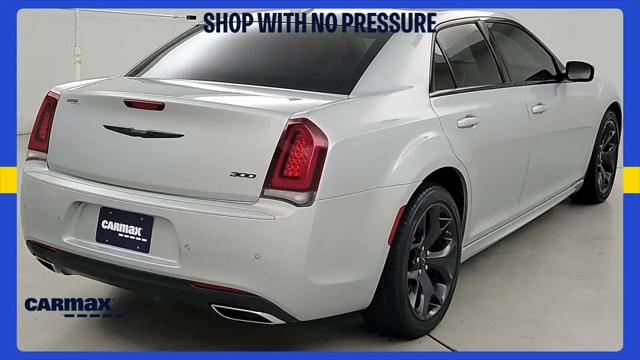 2023 Chrysler 300 Touring L