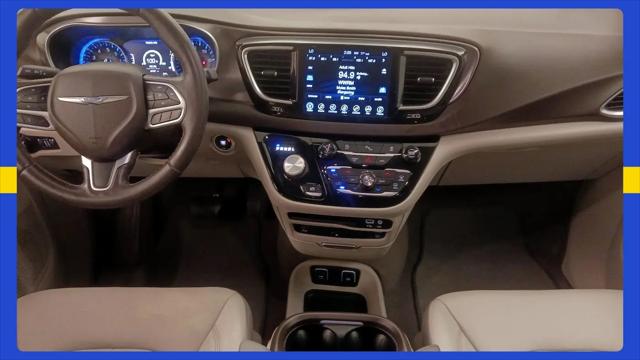2017 Chrysler Pacifica Touring-L Plus