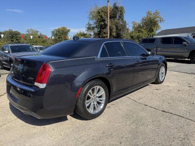 2017 Chrysler 300 Limited