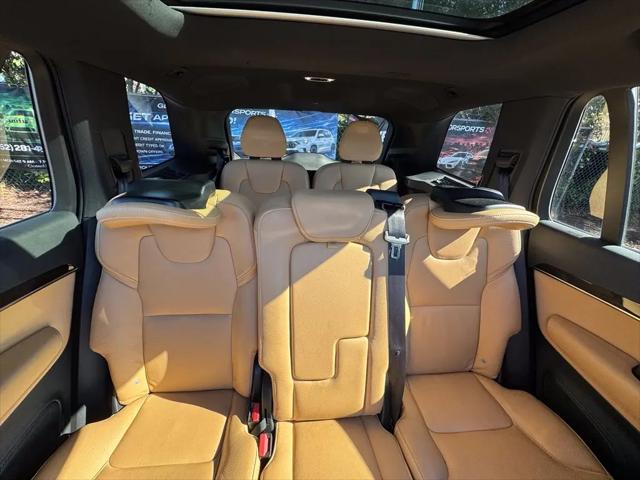 2017 Volvo XC90 T6 Momentum