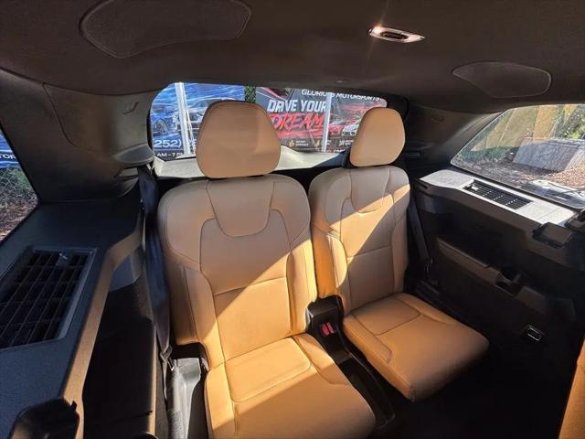 2017 Volvo XC90 T6 Momentum