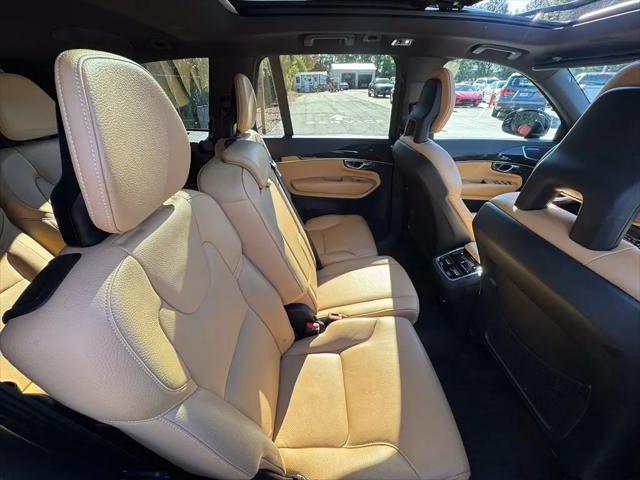 2017 Volvo XC90 T6 Momentum