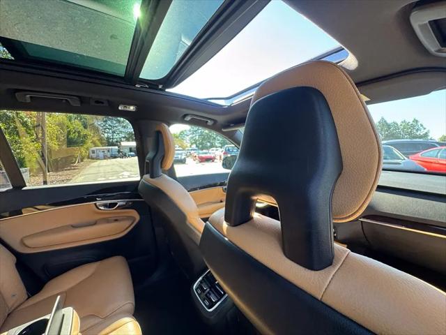 2017 Volvo XC90 T6 Momentum