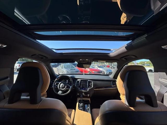 2017 Volvo XC90 T6 Momentum