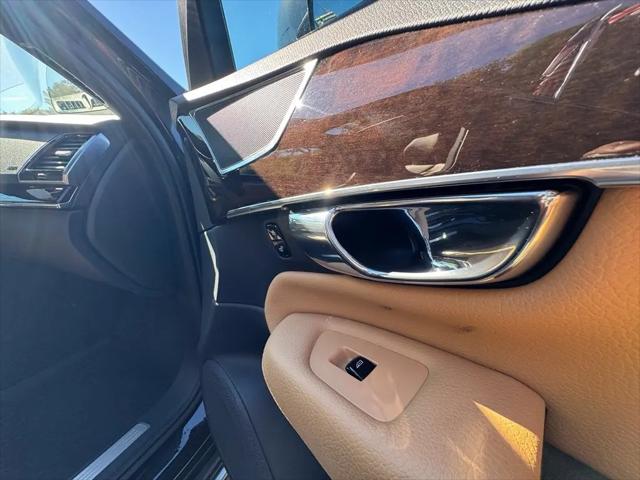 2017 Volvo XC90 T6 Momentum