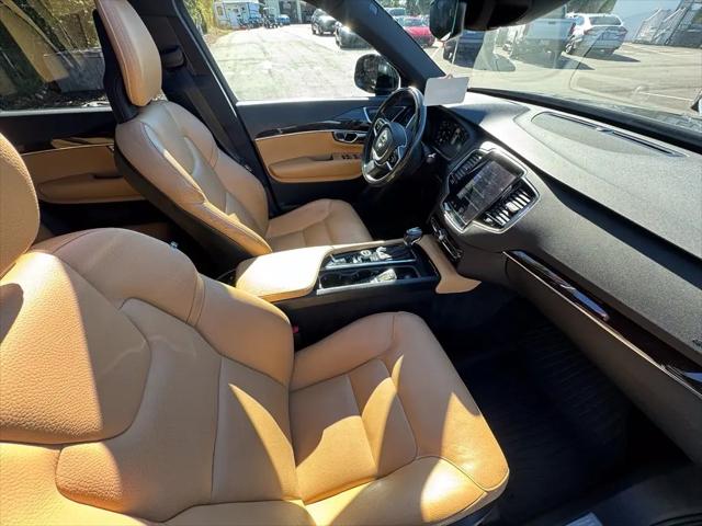 2017 Volvo XC90 T6 Momentum