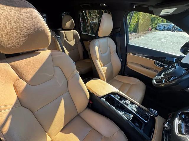 2017 Volvo XC90 T6 Momentum