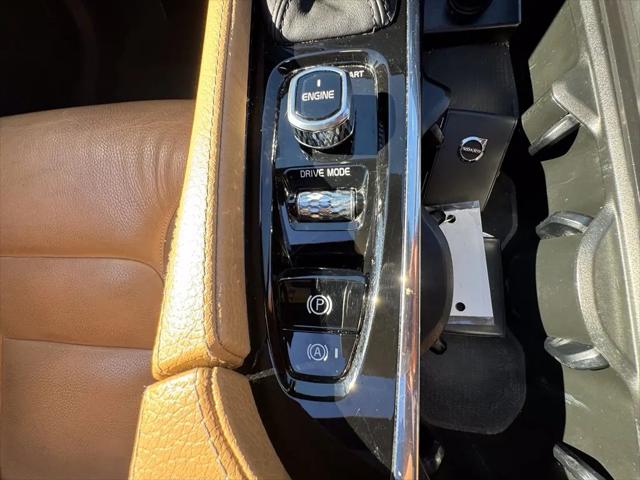 2017 Volvo XC90 T6 Momentum