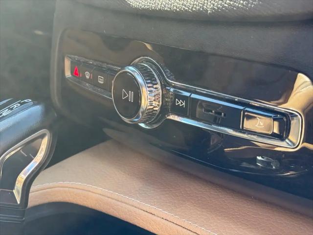 2017 Volvo XC90 T6 Momentum