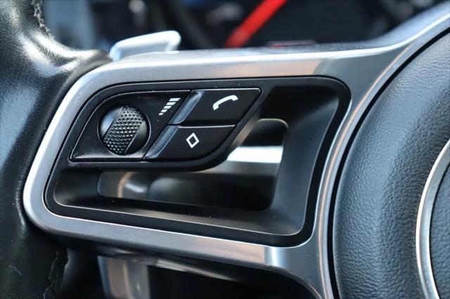 2020 Porsche Macan Macan