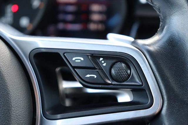 2020 Porsche Macan Macan